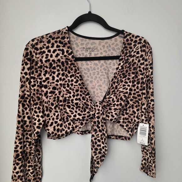 TORRID Leopard Print Tie-Front Top - Picture 2 of 10